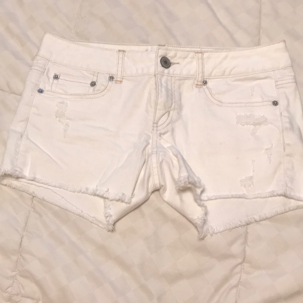 🖤 American Eagle white shorts size 6